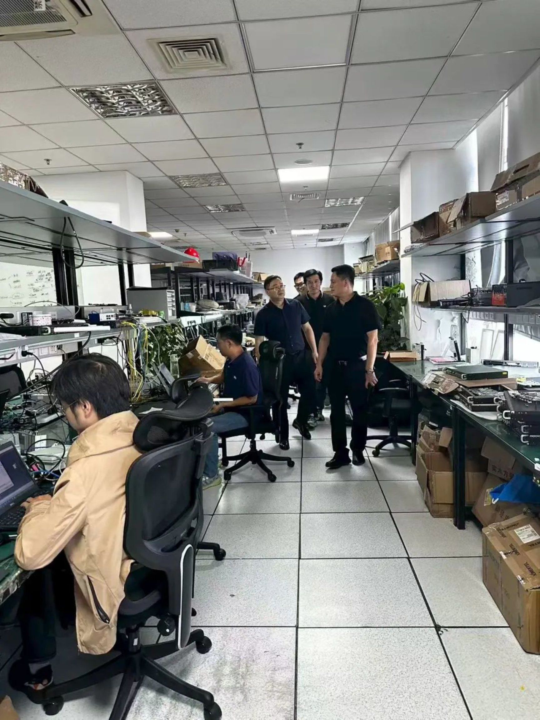 深化合作促發展 校領導赴上?？疾旄咝Ｅc企業網絡信息技術研發新動態